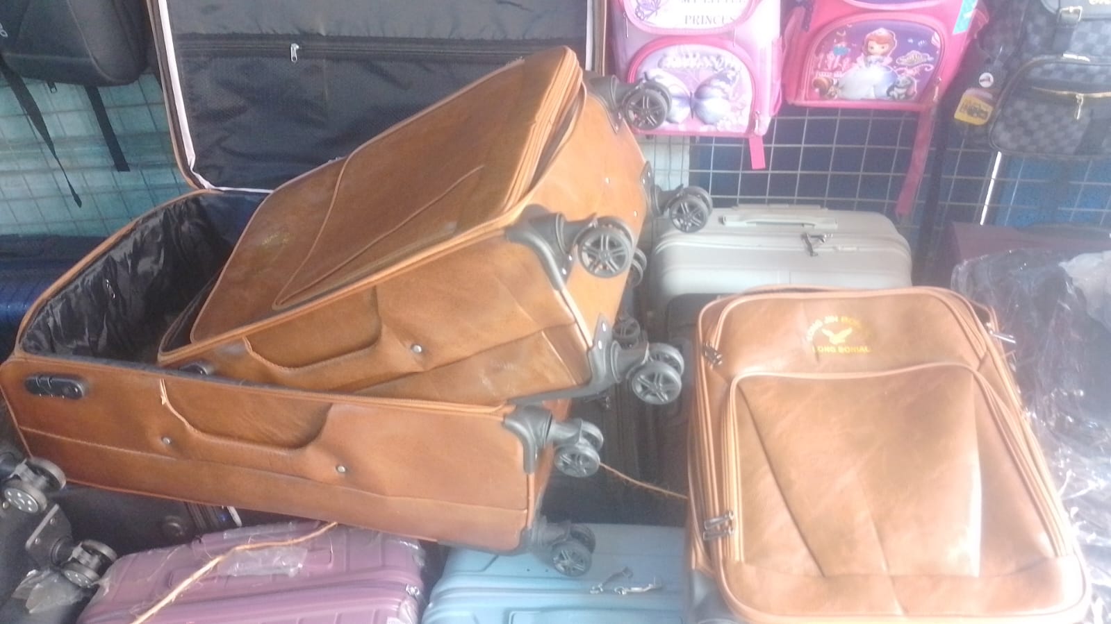 3 IN 1 LEATHER SUITCASE (LARGE,MEDIUM & SMALL)